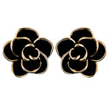 Flower_Shaped_Earrings_Close Up View