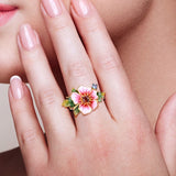 Hawaiian_Flower_Ring on Finger